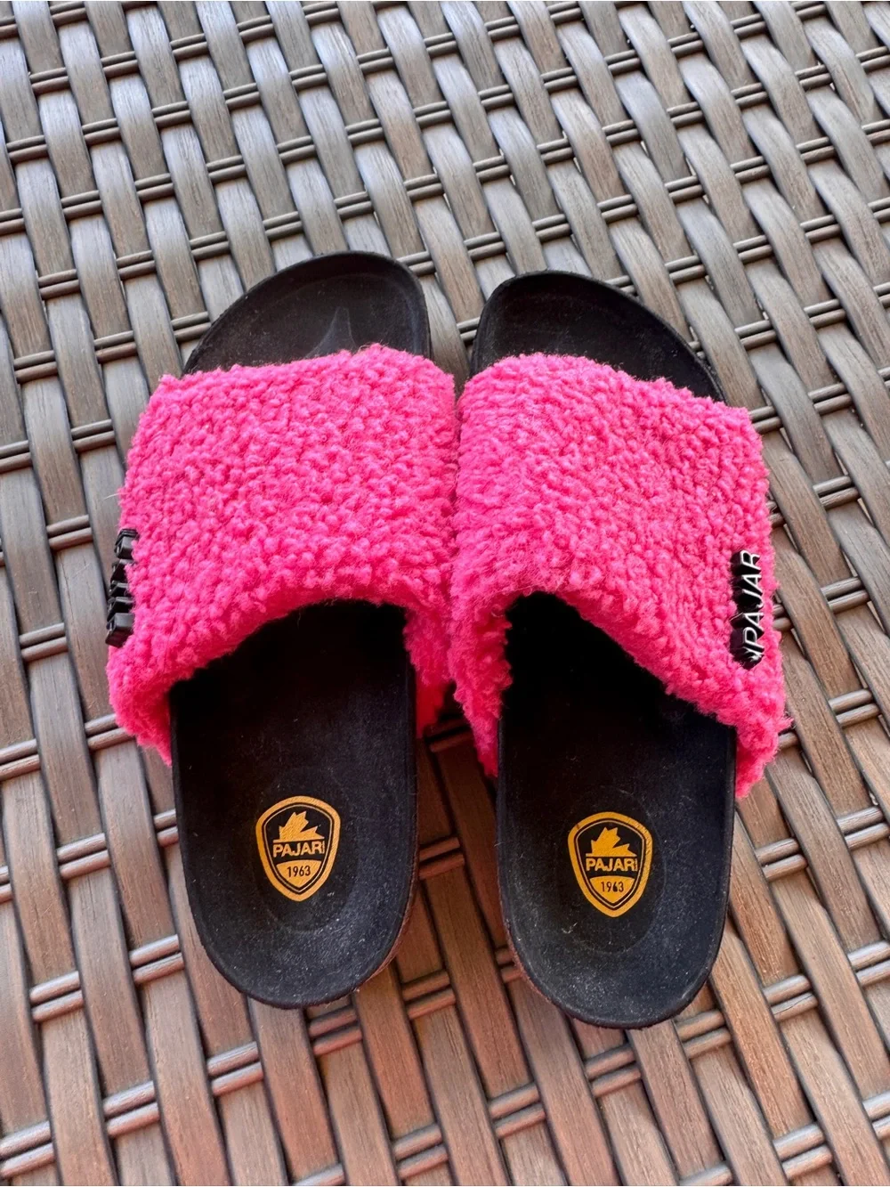 Pajar 1963 Pink Teddy Sherpa Slide Sandals Women’s Size 6